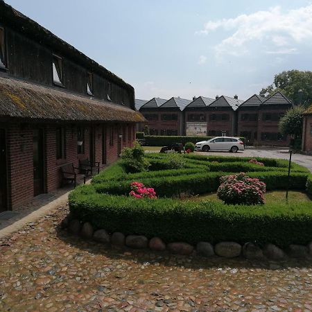 Gasthof-Ferienwohnungen-Kliesow'S Reuse Alt Reddevitz エクステリア 写真