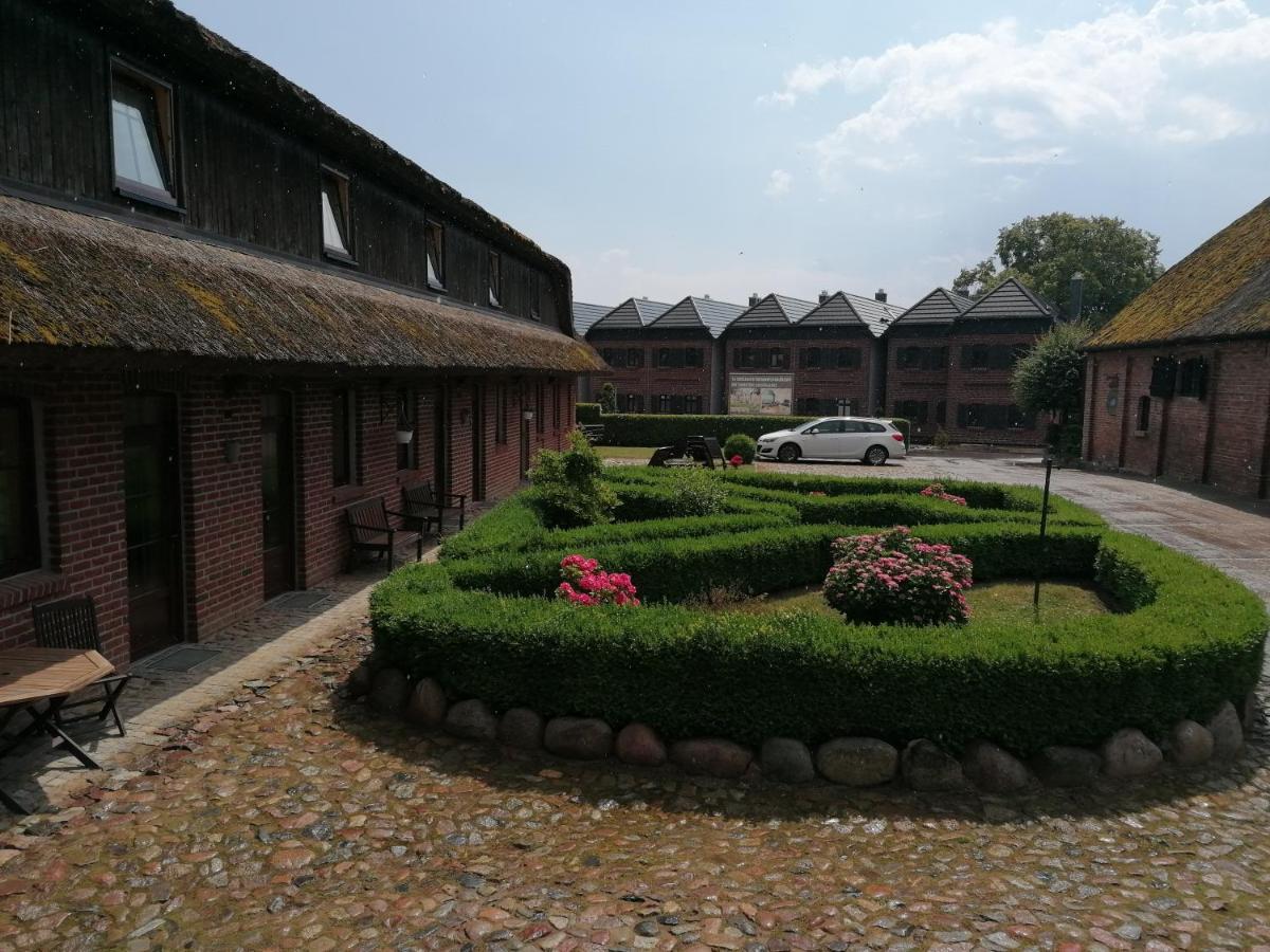 Gasthof-Ferienwohnungen-Kliesow'S Reuse Alt Reddevitz エクステリア 写真